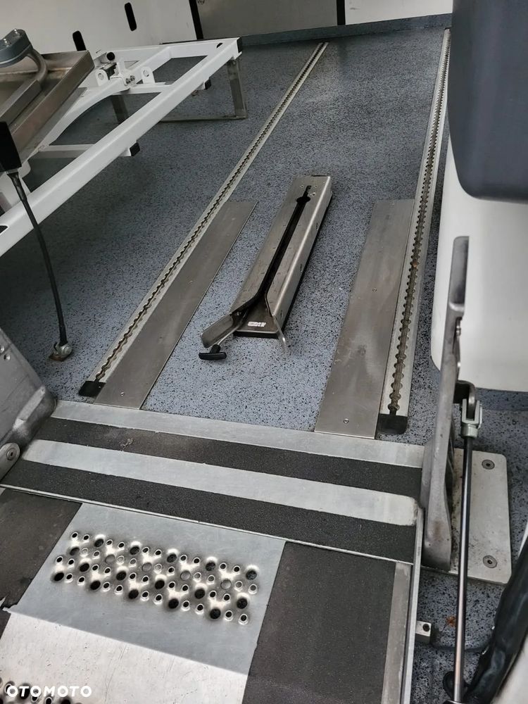 Ford Transit 300S Trend - 12