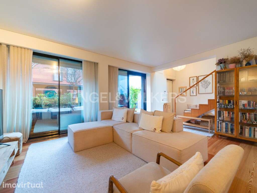 Moradia T4 em prestigiado condominio privado - Grande imagem: 2/27