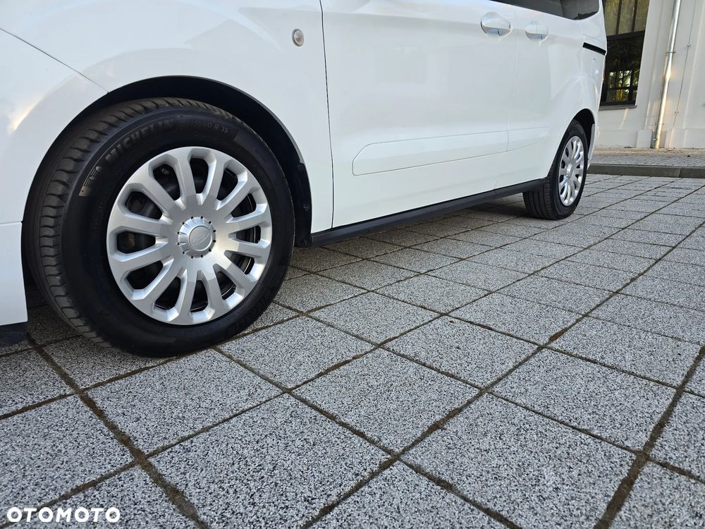 Ford Tourneo Courier 1.5 TDCi Titanium - 16