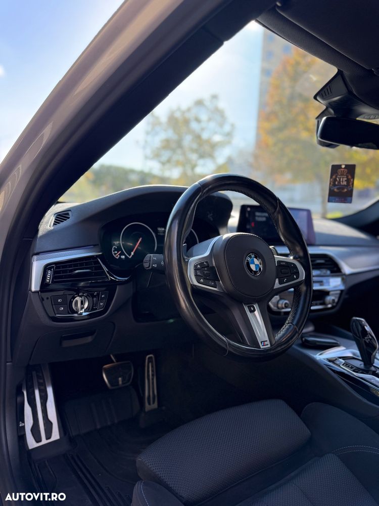 BMW Seria 5 530d xDrive AT - 8