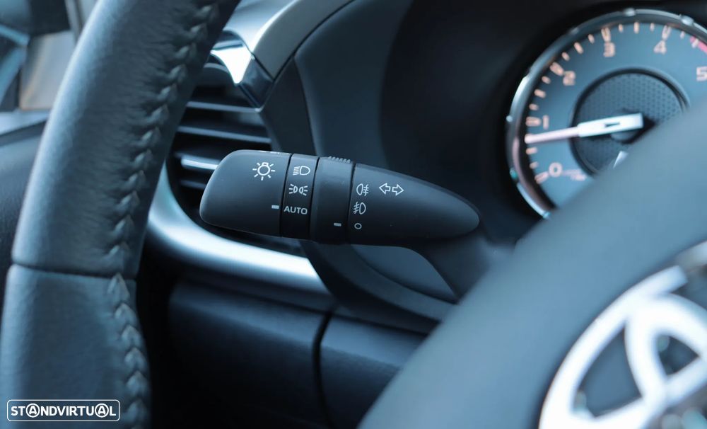 Toyota Hilux 2.4 D-4D 4WD CD CH Aut. - 26