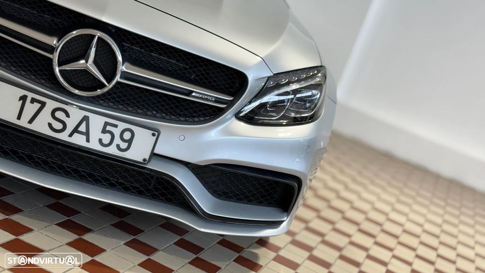 Mercedes-Benz C 63 AMG S - 12