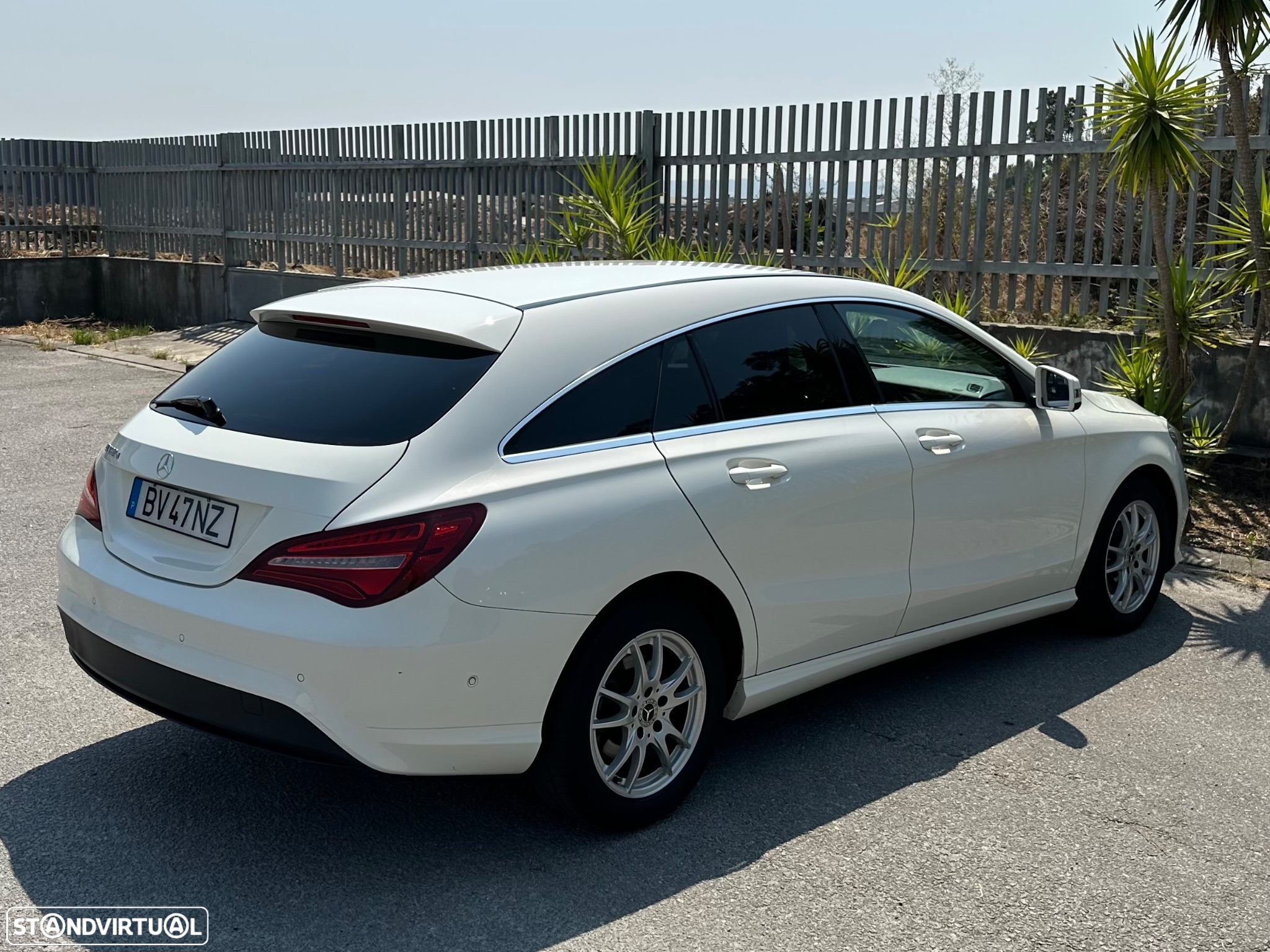 Mercedes-Benz CLA 180 Shooting Brake d 7G-DCT Urban - 6