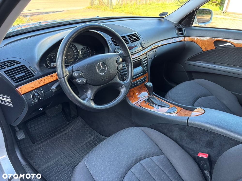 Mercedes-Benz Klasa E - 27