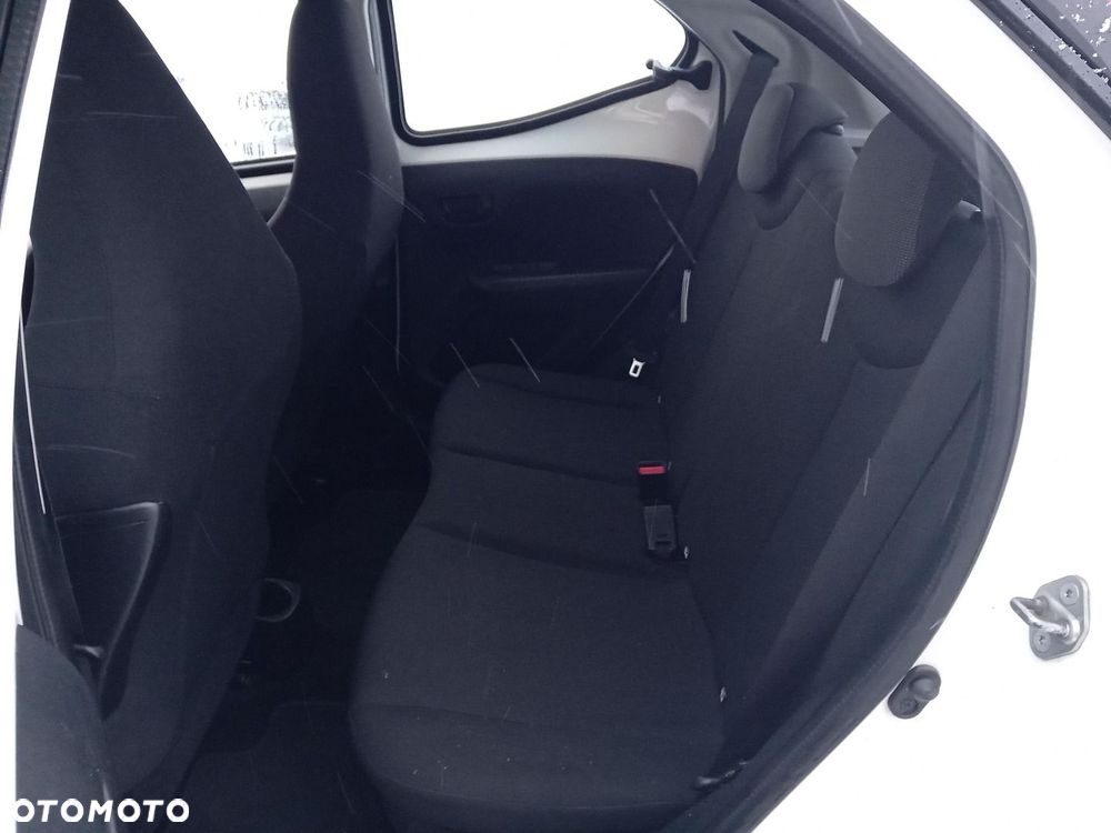 Toyota Aygo - 13