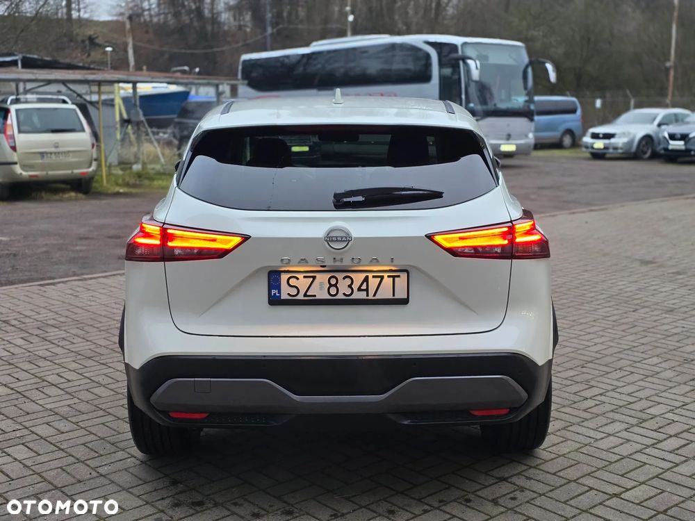 Nissan Qashqai 1.3 DIG-T SHIRO - 4