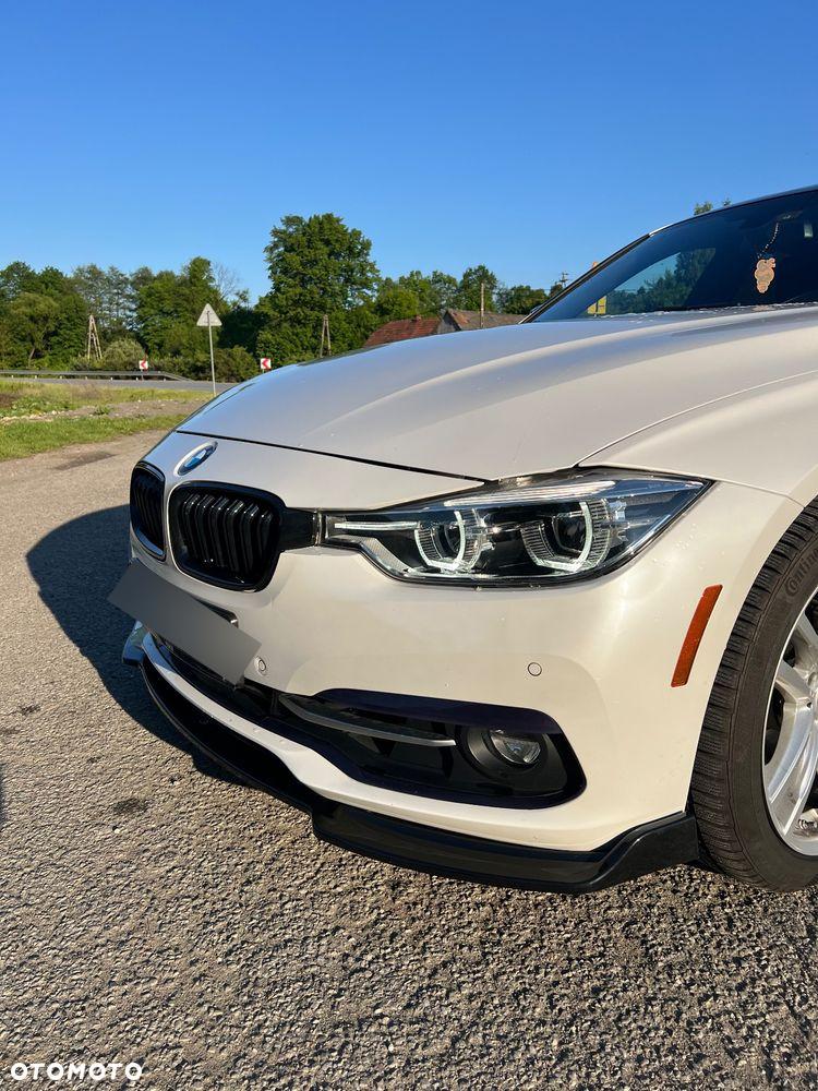 BMW Seria 3 330i xDrive Sport Line - 2
