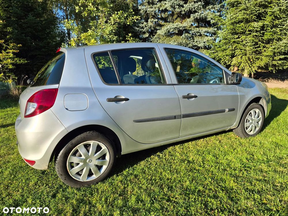 Renault Clio - 1