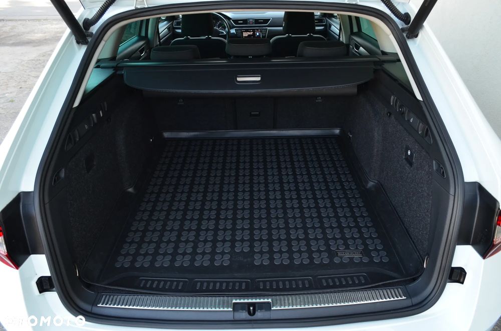 Skoda Superb 2.0 TDI DSG Style - 15