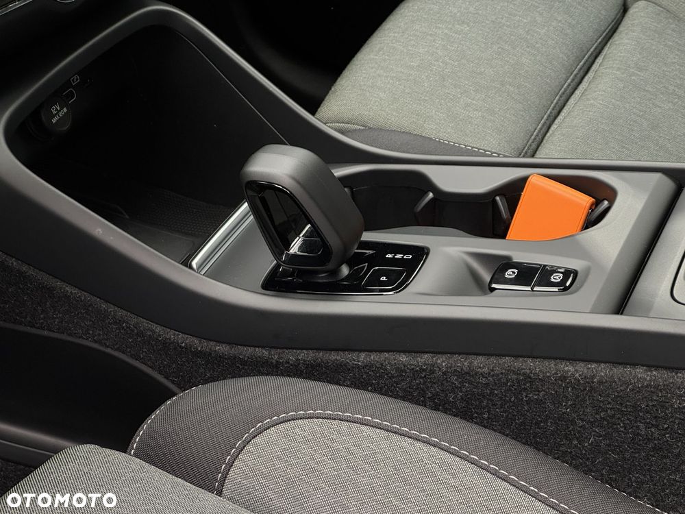 Volvo XC 40 B3 Plus Bright - 11