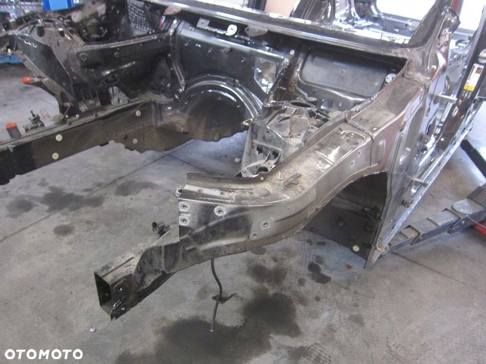 BMW X3 G01 ĆWIARTKA LEWA PRZÓD KIELICH PODŁUŻNICA A90 SOPHISTO GRAU 7481003 - 2