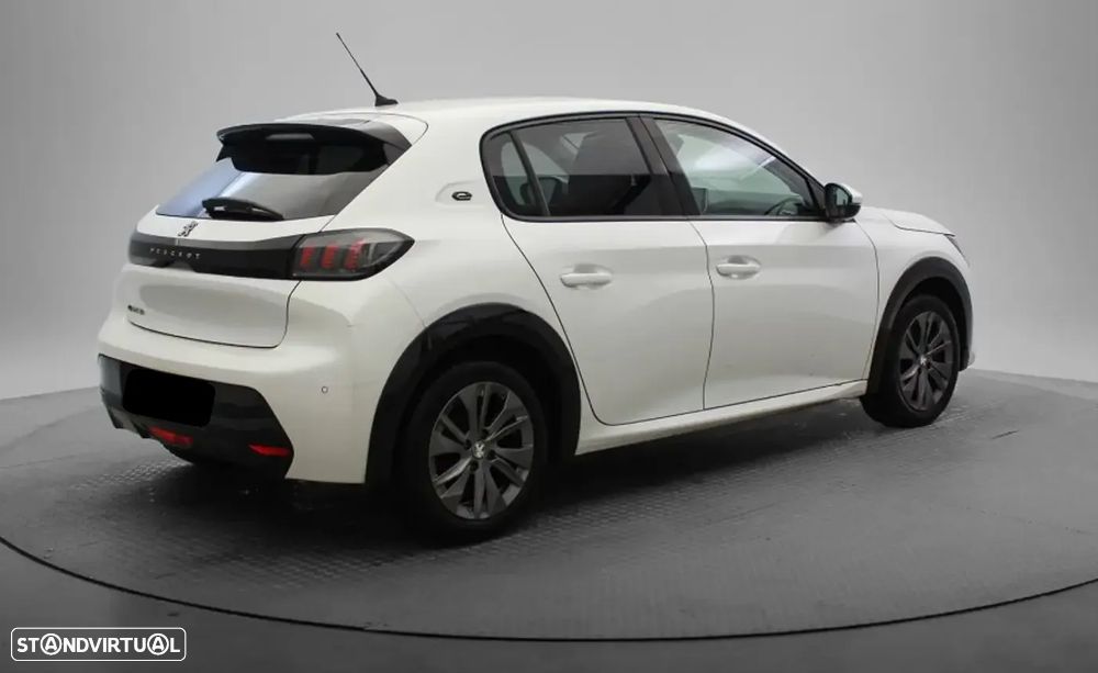Peugeot e-208 Allure - 13