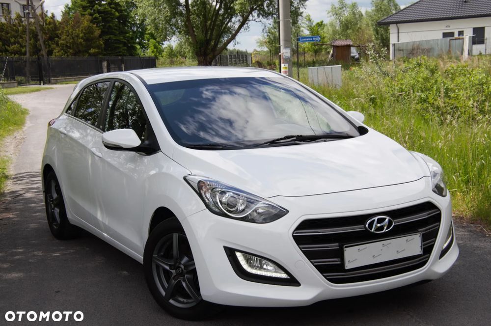Hyundai i30 blue 1.6 GDI Passion - 13