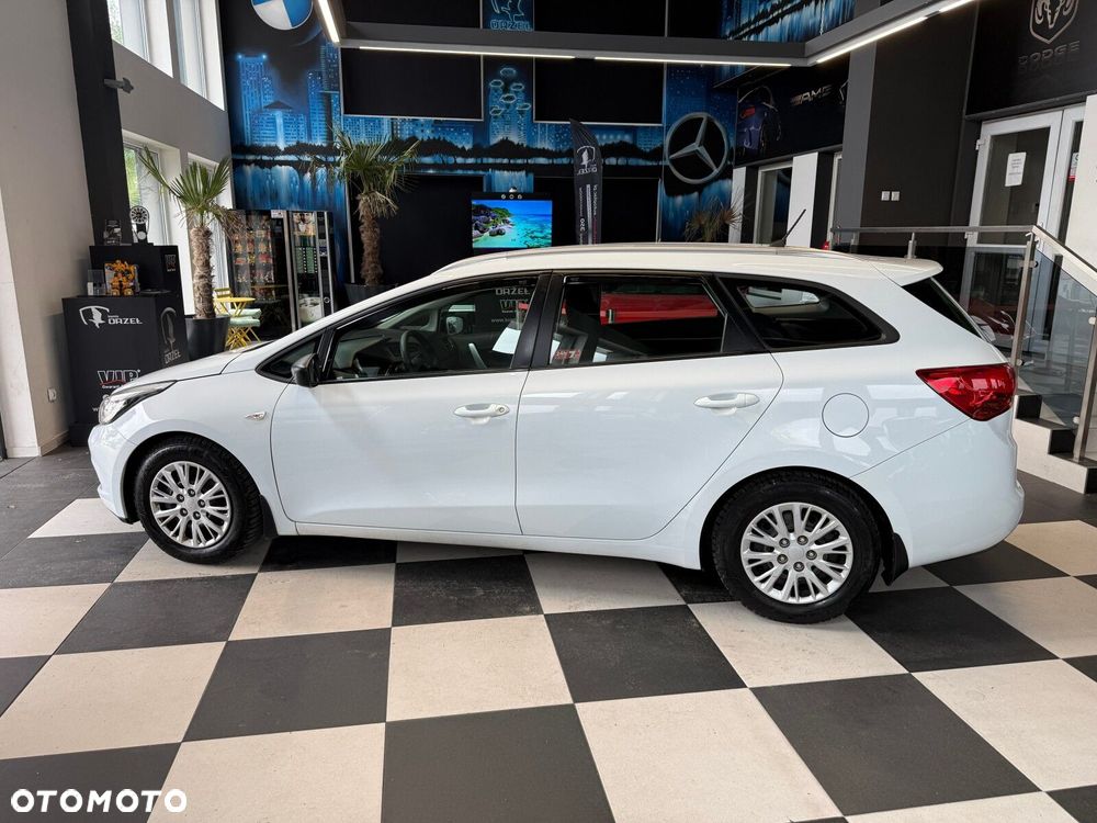 Kia Ceed - 8