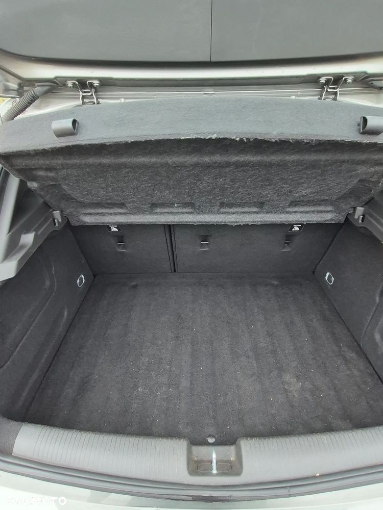 Opel Astra 1.2 T Edition S&S - 9