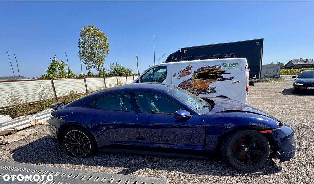 Porsche Taycan Standard - 3