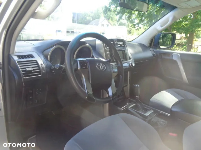 Toyota Land Cruiser - 7