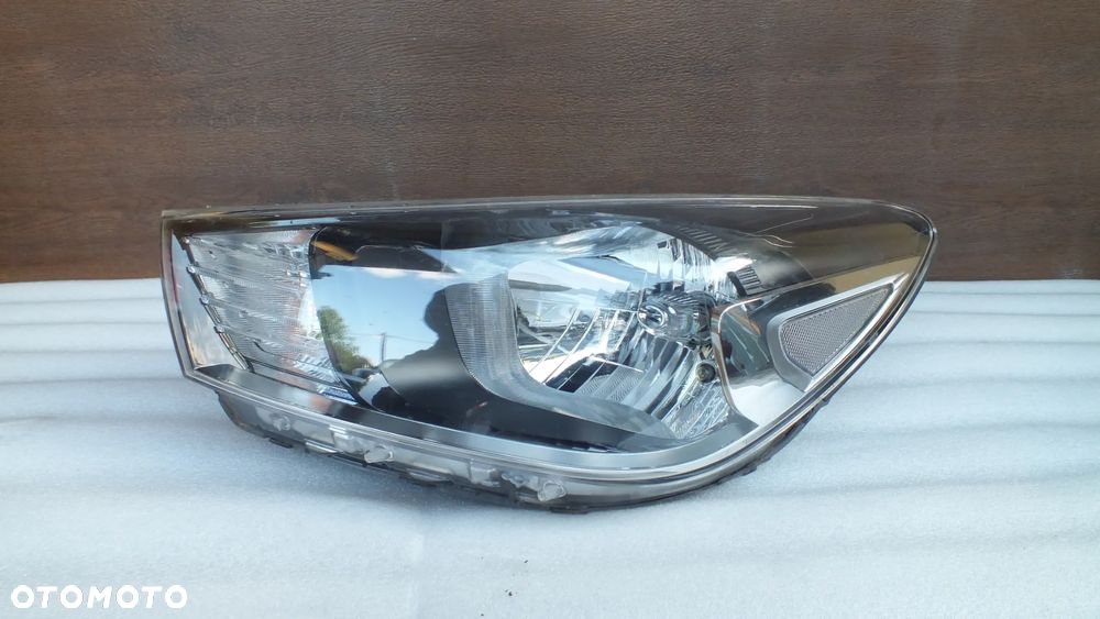 Lampa przednia prawa lewa Kia Rio IV - 7