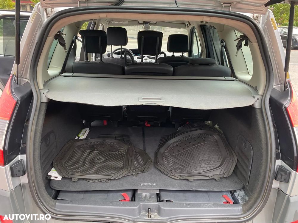 Renault Scenic - 17