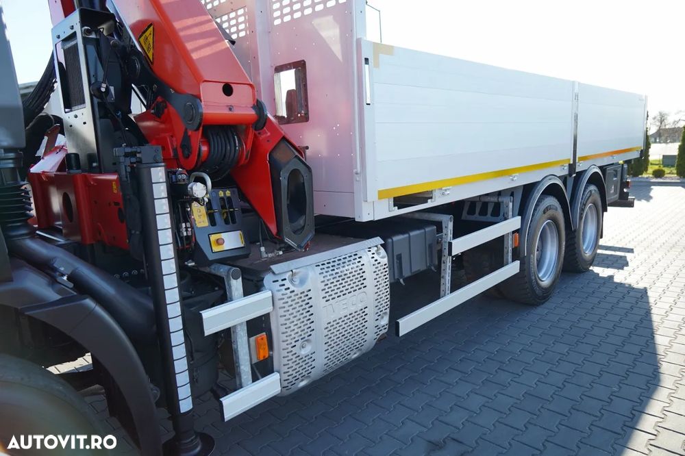 Iveco TRAKKER 410 / LIVRARE - 6,5 M + PALFINGER PK 19.001 SLD / PODEA RESISTENTĂ / 3 LOCURI / TELECOMANDĂ/ - 11