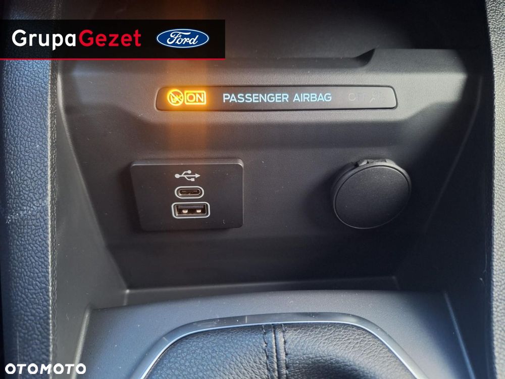 Ford Transit Courier - 14