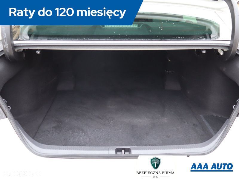 Toyota Camry - 16