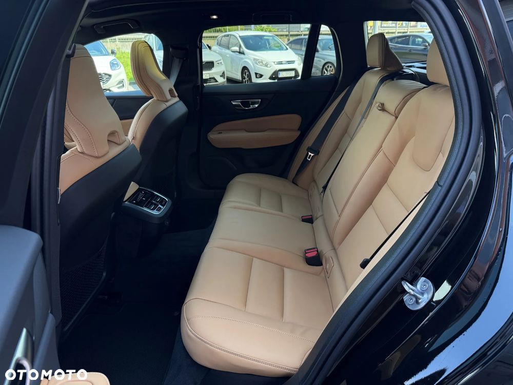 Volvo V60 B4 B Ultra Dark - 4