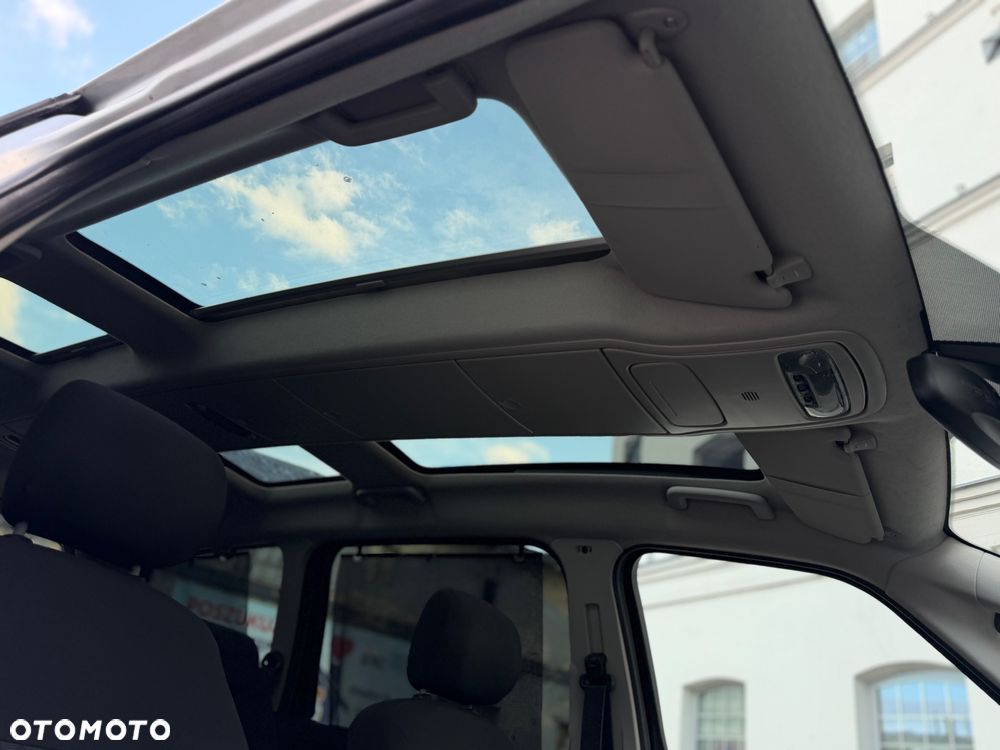 Ford Galaxy 2.0 TDCi Titanium - 25