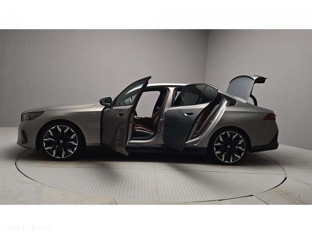 BMW Seria 5 - 10