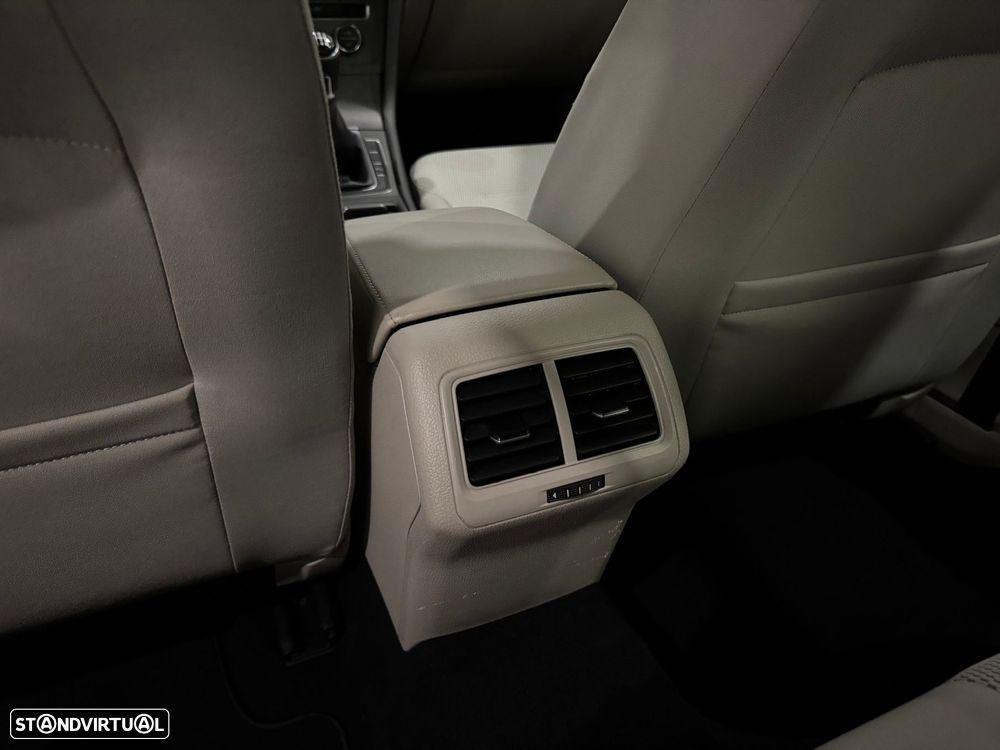 VW Golf 2.0 TDI Confortline - 31