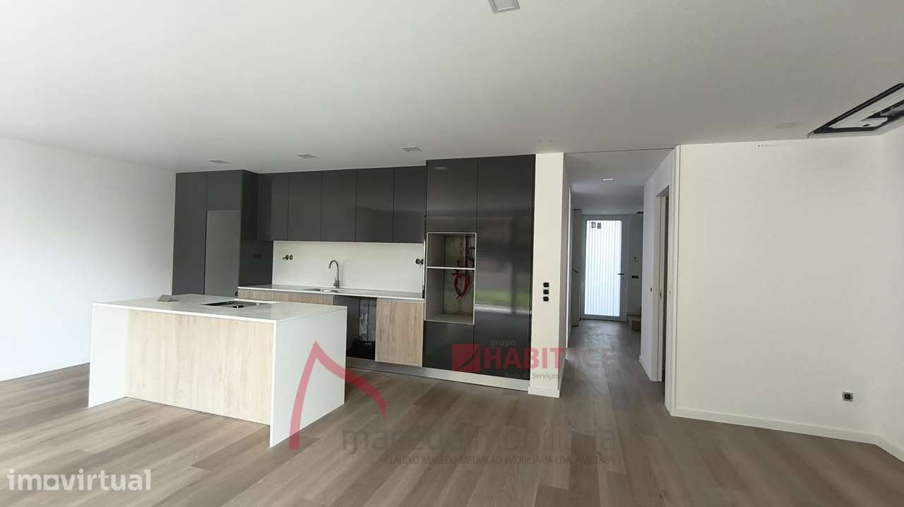 MORADIA T3 A VENDA | CONFORTO, DESIGN E QUALIDADE EM PÓVOA DE LANHOSO, - Grande imagem: 2/26