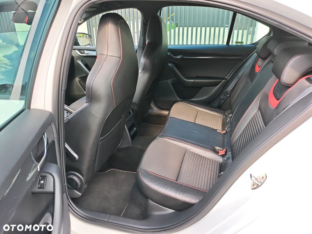 Skoda Octavia - 16