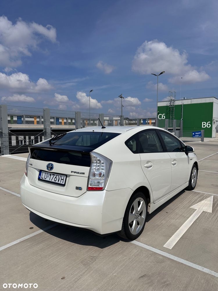 Toyota Prius (Hybrid) Life - 5