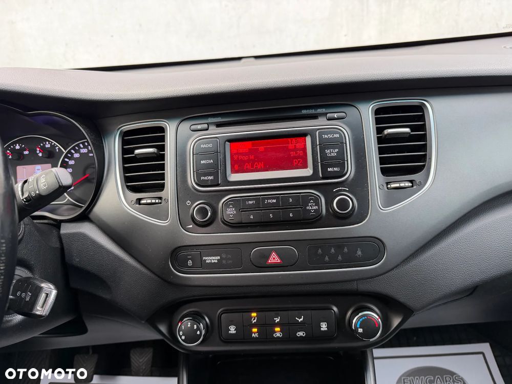 Kia Carens 1.7 CRDi XL 7os - 11