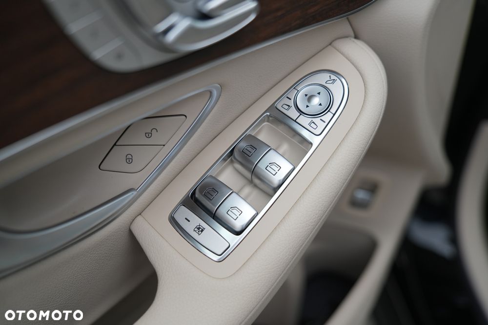 Mercedes-Benz GLC 300 4Matic 9G-TRONIC Exclusive - 20