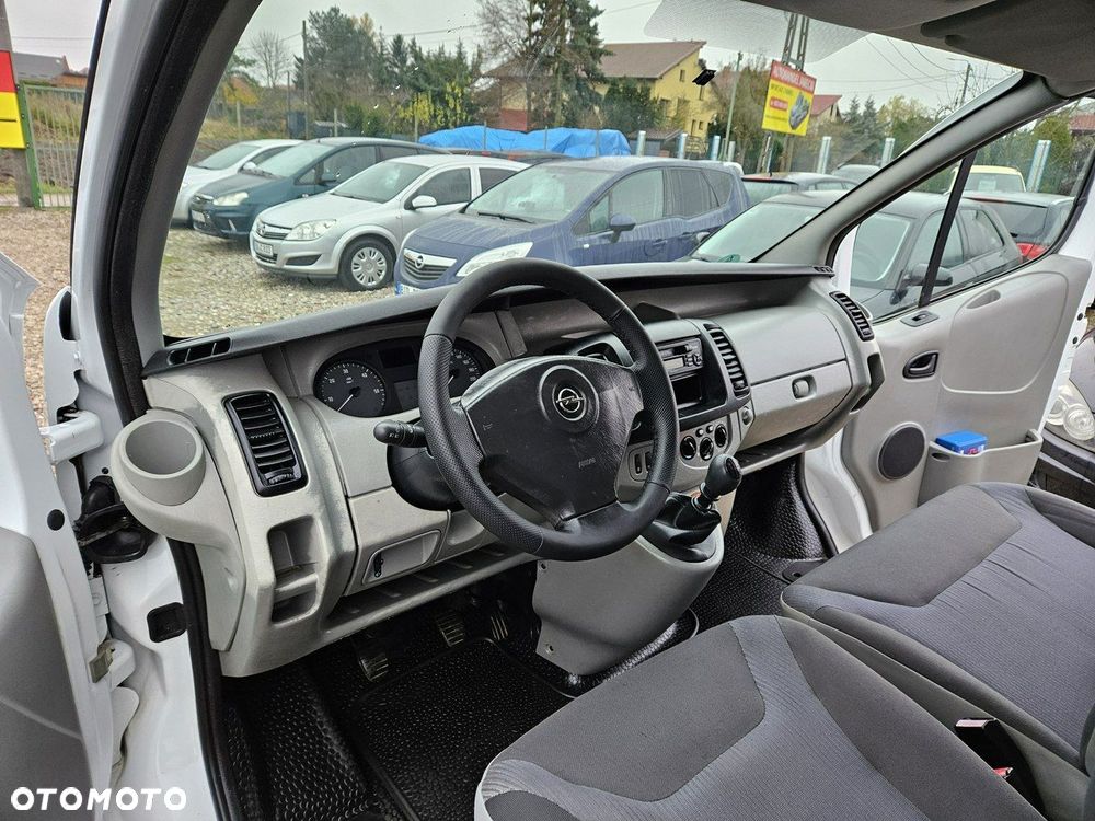 Opel Vivaro - 8