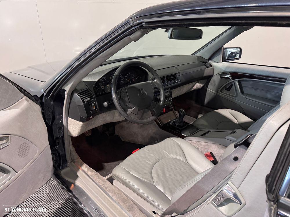 Mercedes-Benz SL 280 Standard - 38