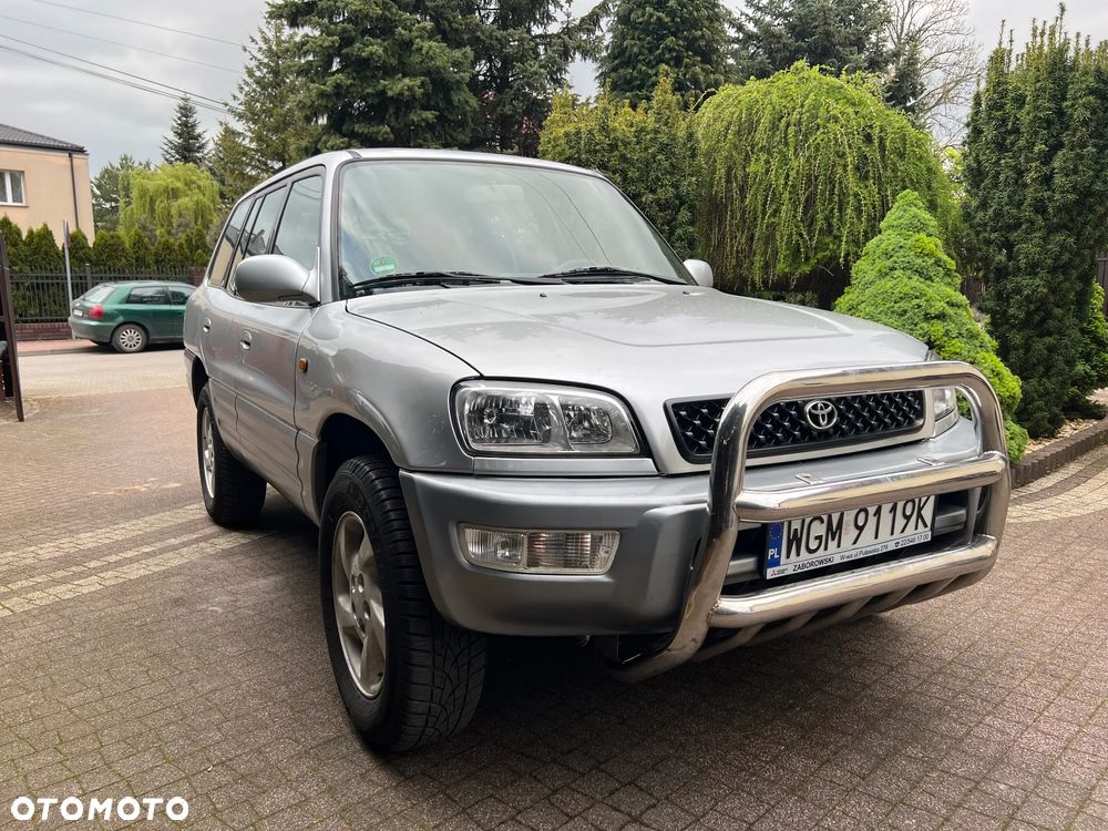 Toyota RAV4 2.0 - 3