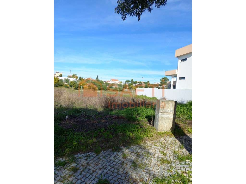 Vende-se Terreno em Torres Novas para Construção - Grande imagem: 3/4