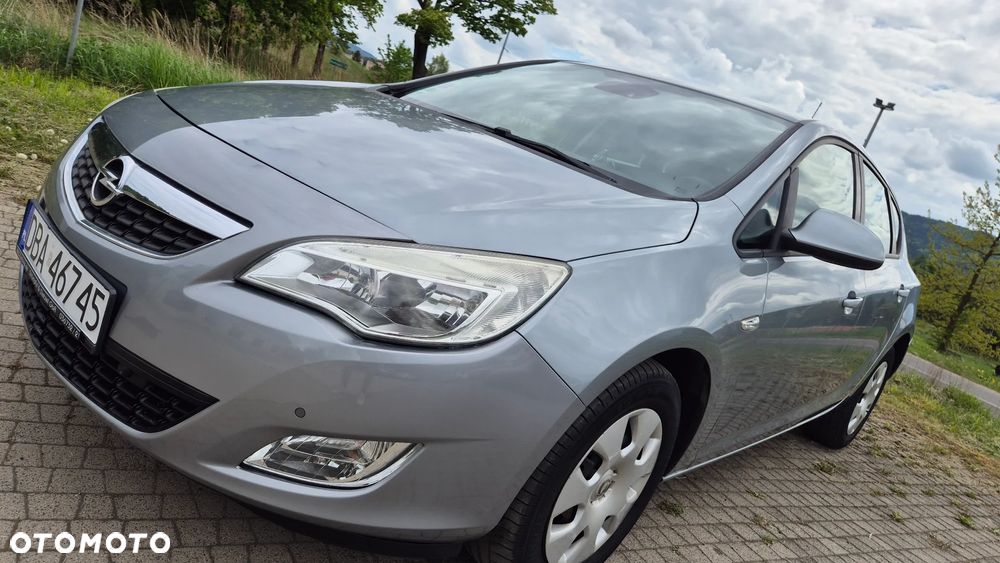 Opel Astra 1.4 Turbo Design Edition - 1