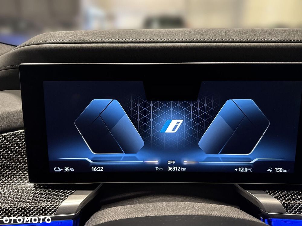 BMW i7 - 16