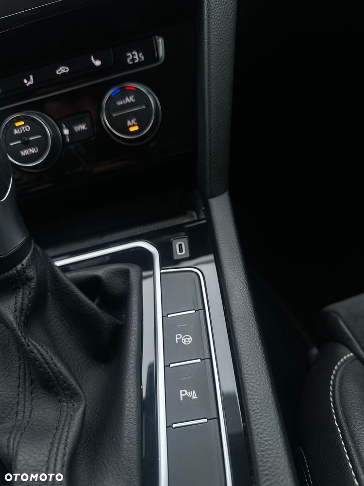 Volkswagen Passat 1.4 TSI DSG BlueMotion Technology Exclusive - 26