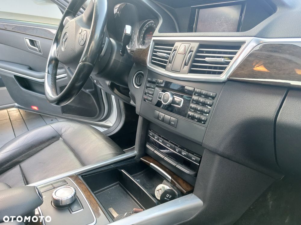 Mercedes-Benz Klasa E 200 BlueTEC 7G-TRONIC Classic - 19