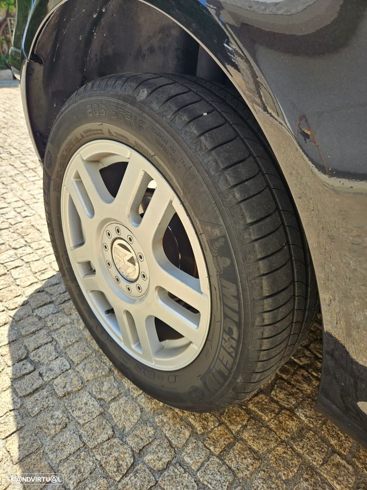 VW Golf 1.9 TDi Highline - 21