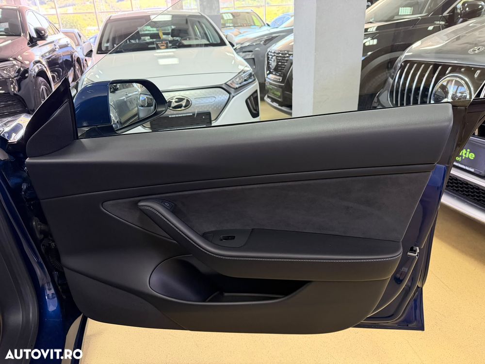 Tesla Model 3 - 18