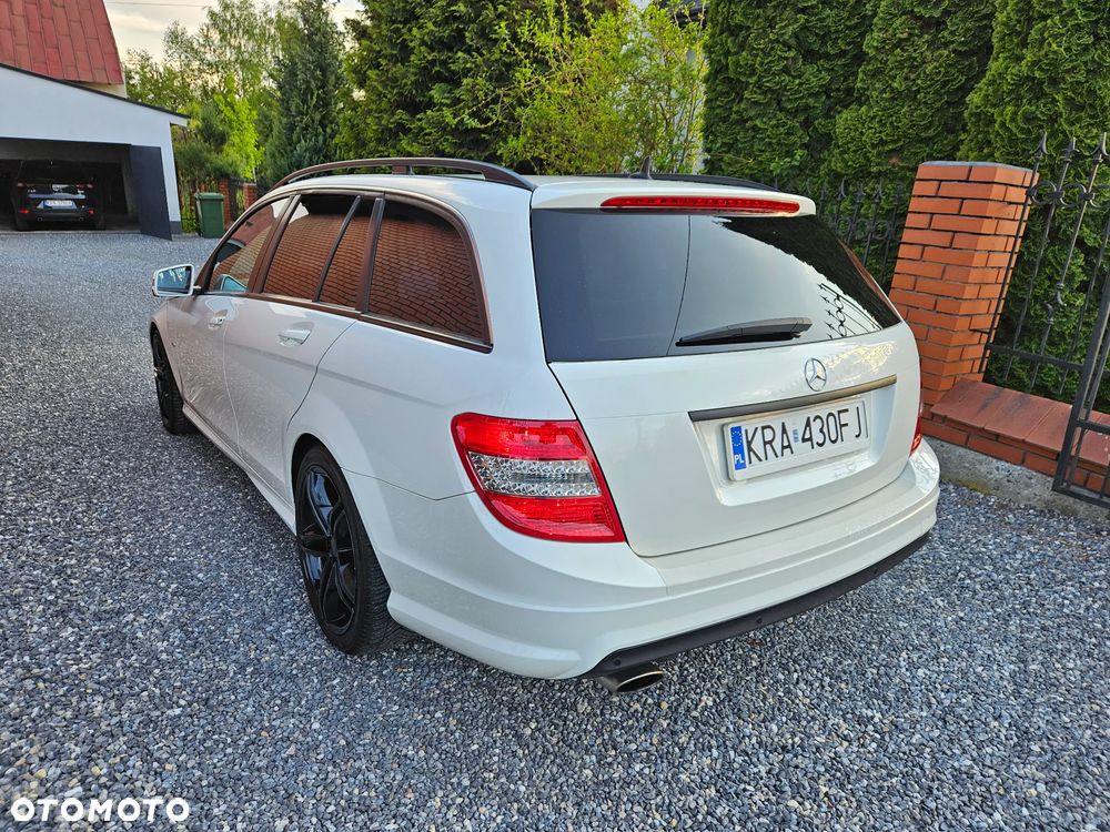 Mercedes-Benz Klasa C 180 CGI BlueEFFICIENCY SPORT EDITION - 23