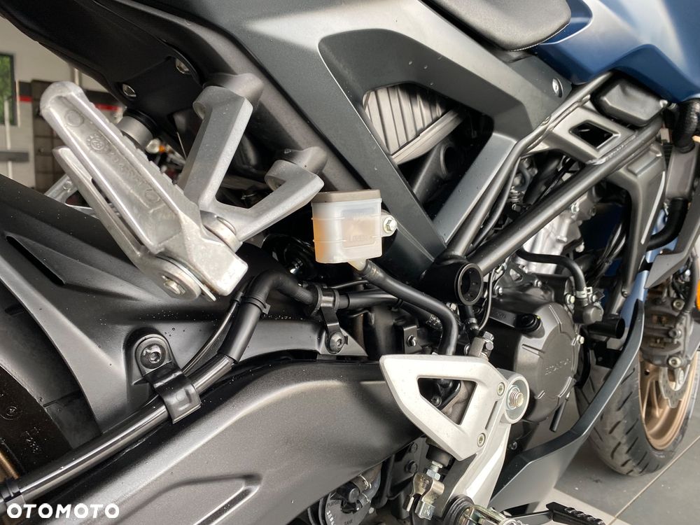 Honda CBR - 25