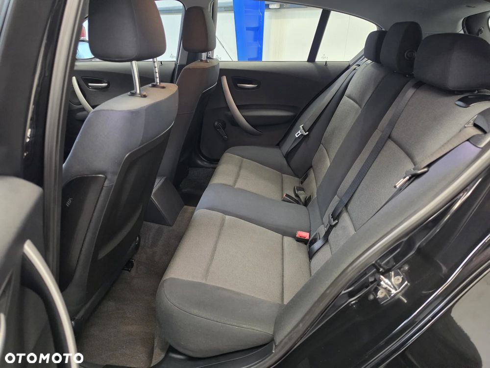 BMW Seria 1 116i - 29
