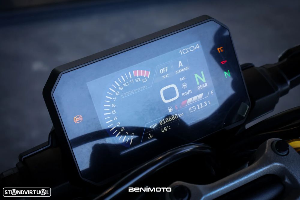 Suzuki GSX S 1000 - 10