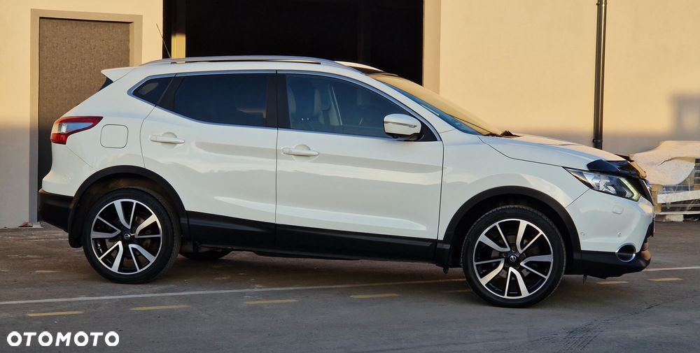 Nissan Qashqai 1.2 DIG-T Xtronic TEKNA+ - 4